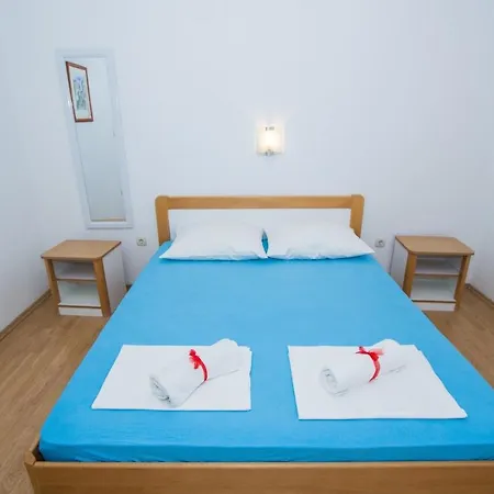 And Skalinada Murter