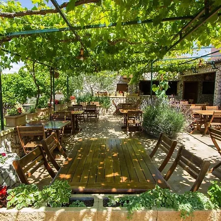 And Skalinada 3* Murter