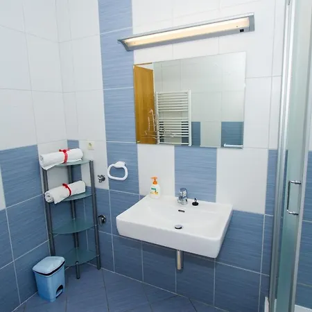 Pensjonat And Skalinada Murter