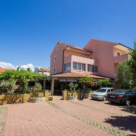 And Skalinada Murter