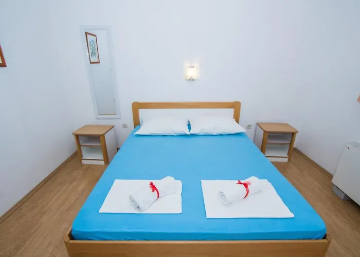 And Skalinada 穆泰尔岛