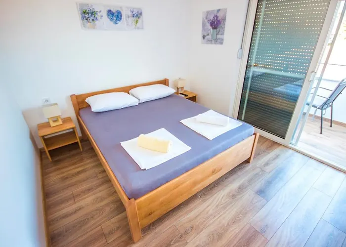 招待所 And Skalinada