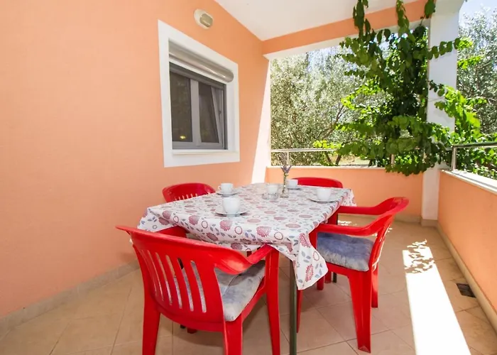 And Skalinada 招待所 穆泰尔岛