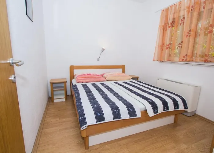 招待所 And Skalinada