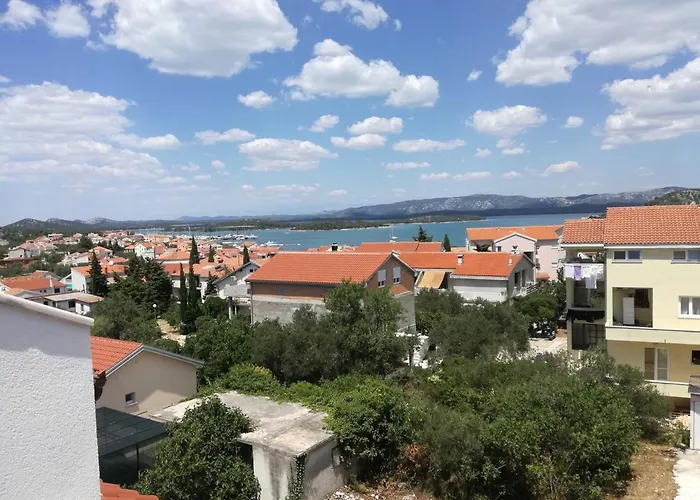 And Skalinada 招待所 3*