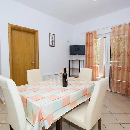 בית הארחה And Skalinada