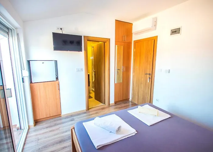 ゲストハウス And Skalinada ムルテル