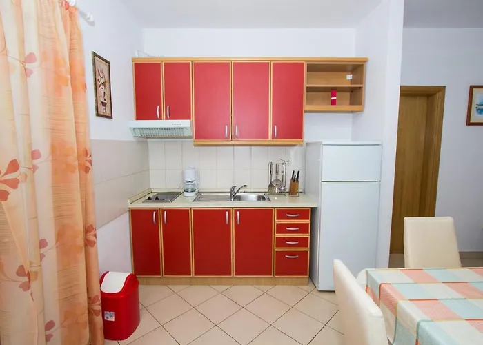 ゲストハウス And Skalinada ムルテル