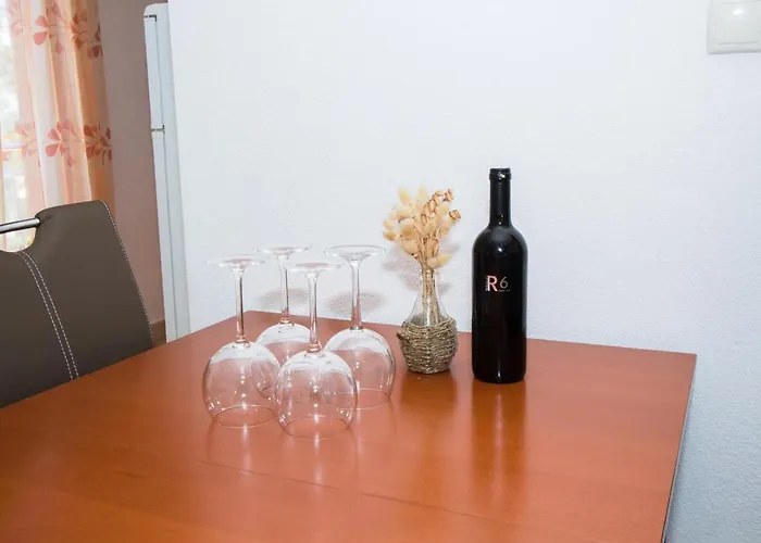 ゲストハウス And Skalinada